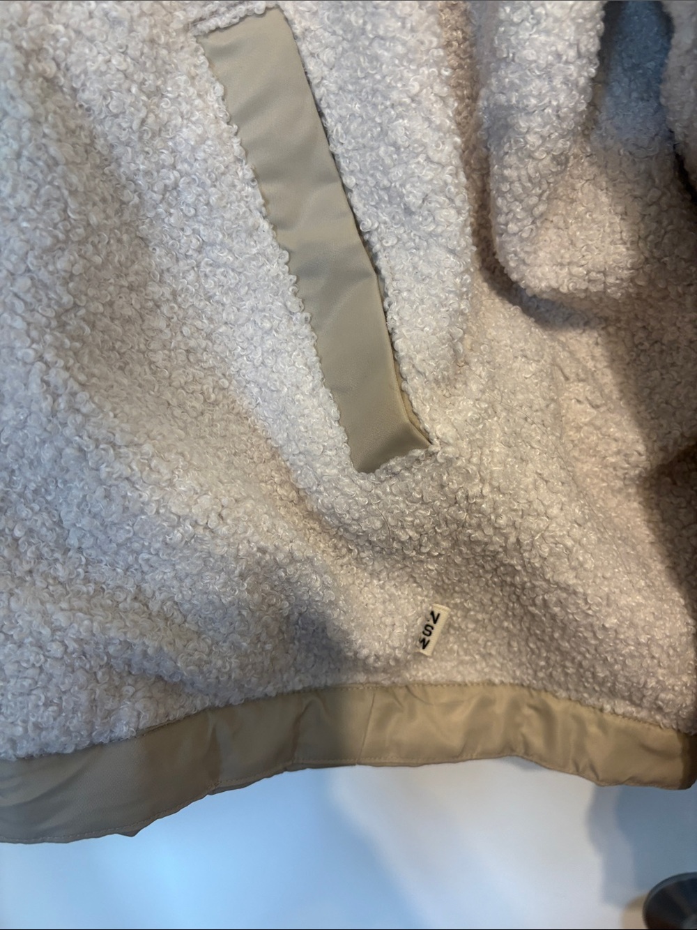 Nike Reversible Hooded Sherpa Jacket in Light Beige and Tan Trim - Picture 4 of 7